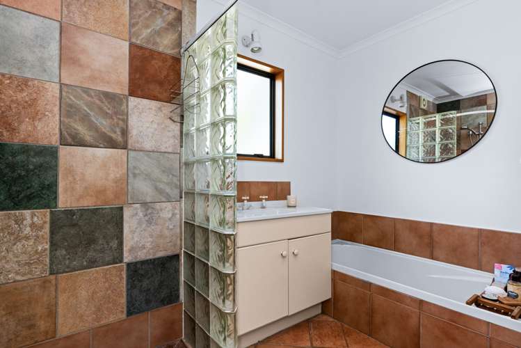 23 Birdwood Street Taradale_13