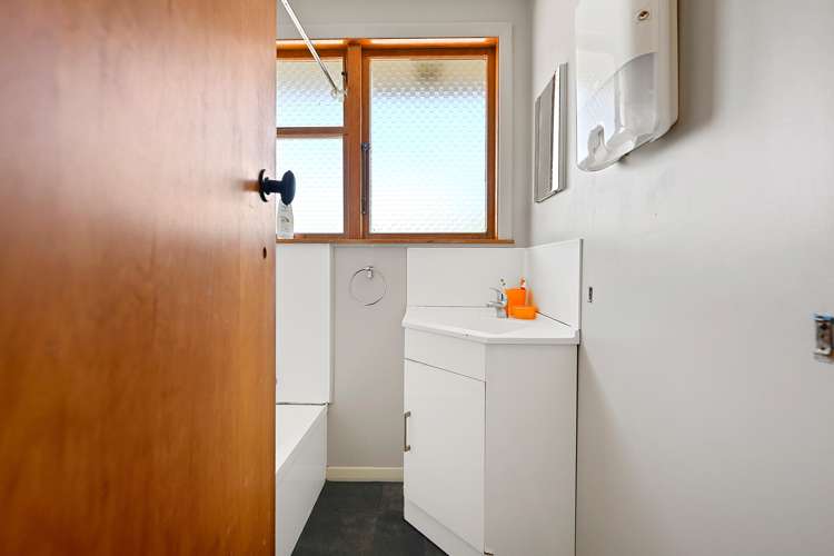 27 Halberg Crescent Chartwell_11