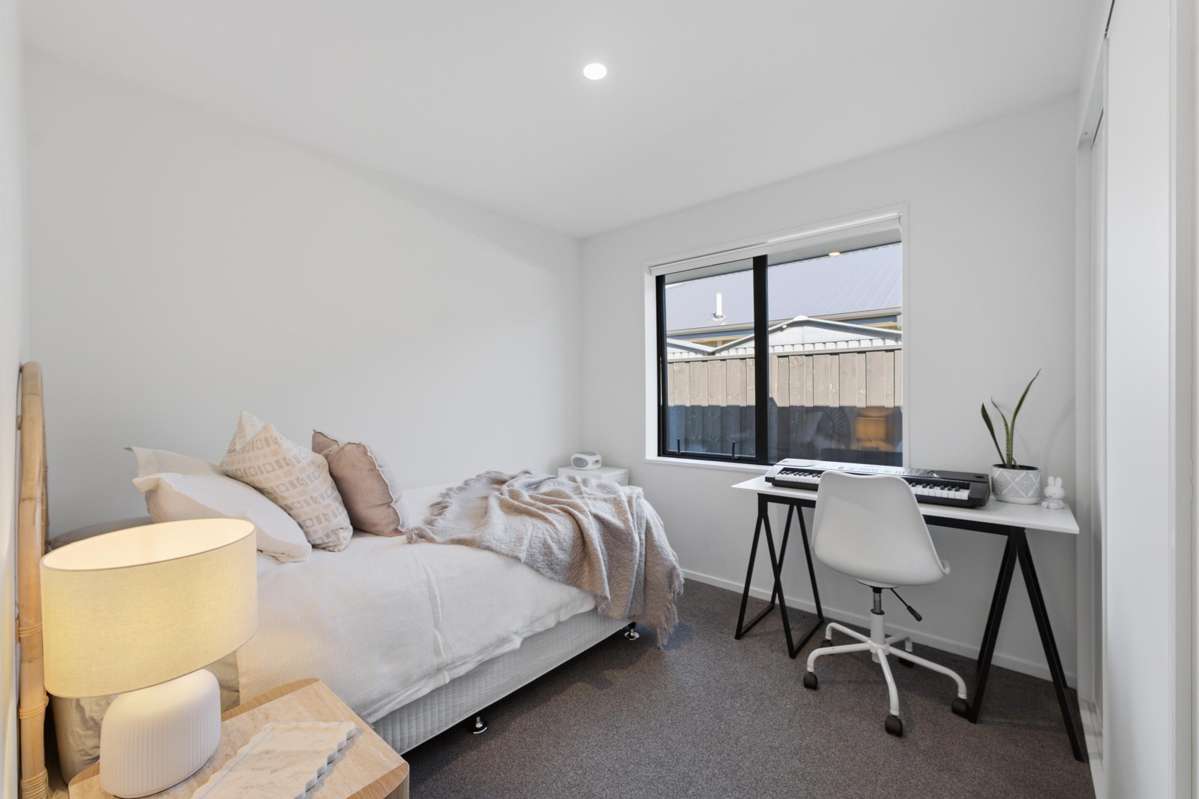 10 Helicon Street_5