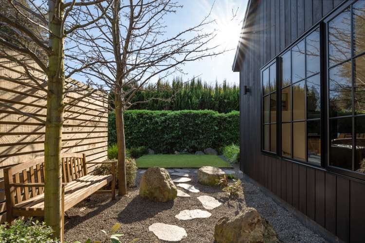 13b Richardson Avenue Burleigh_20