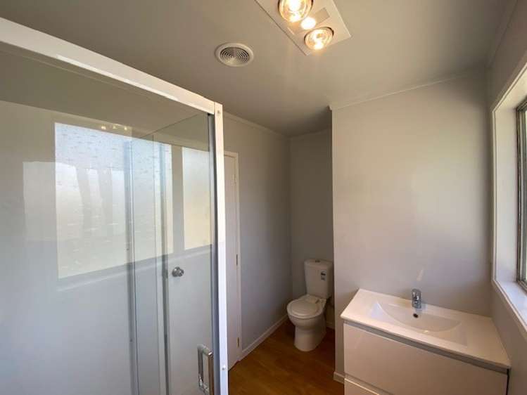 406C Avenue Road West 10482_3