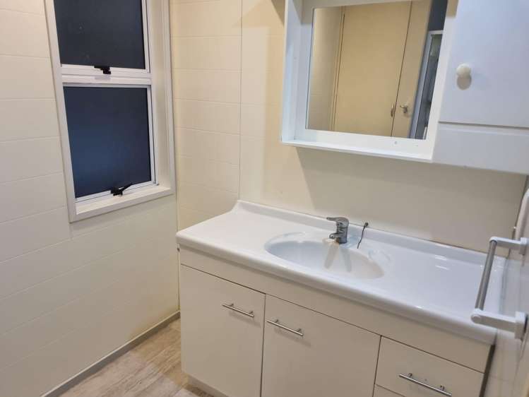 50A Robinson Ave Holdens Bay_9