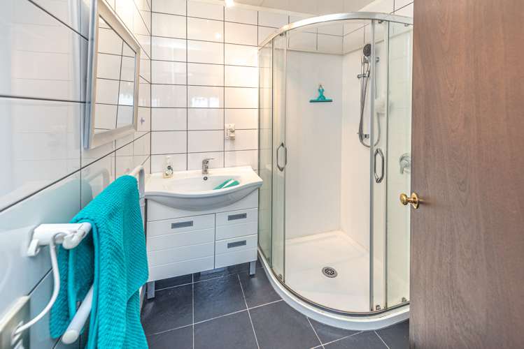 5 Downes Avenue Springvale_14