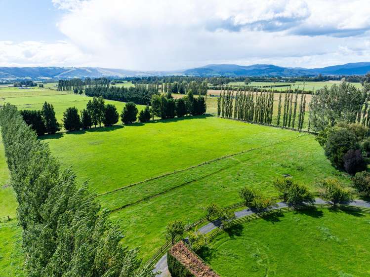 320 Gladstone Road South East Taieri_39