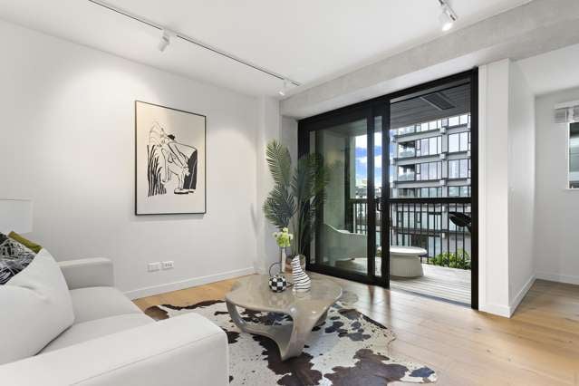 Pared Back Pied-a-Terre