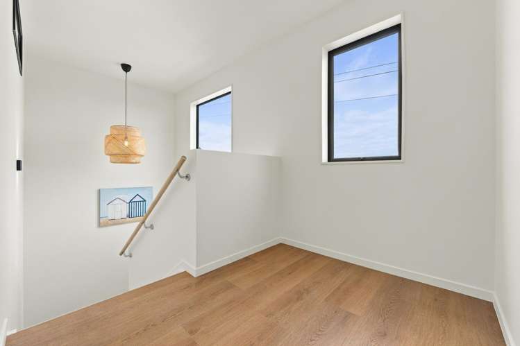 Units 1-3/48 Roberts Road Te Atatu South_13