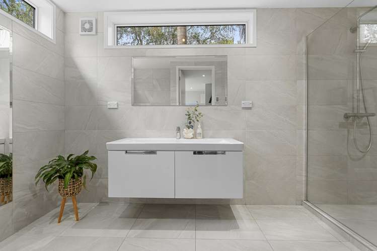 2/15A Rodney Road Northcote Point_6