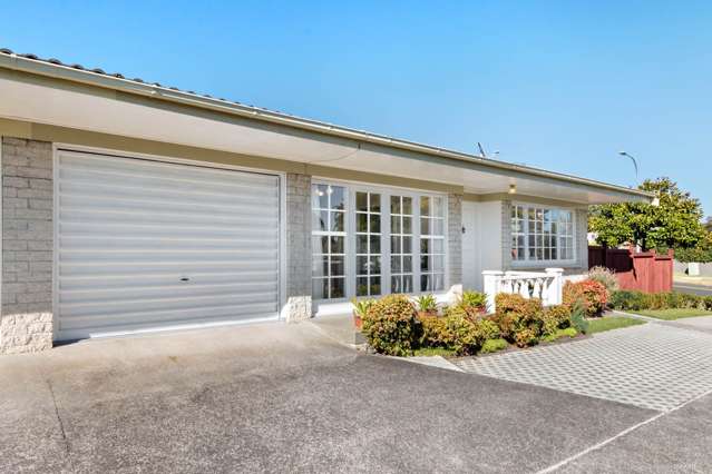 1/135 Glenmore Road Sunnyhills_1