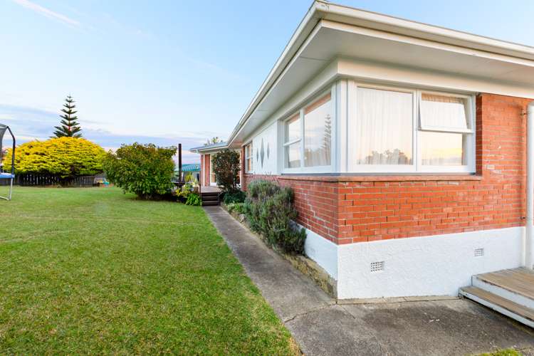 33 Kirrie Avenue Te Atatu South_22