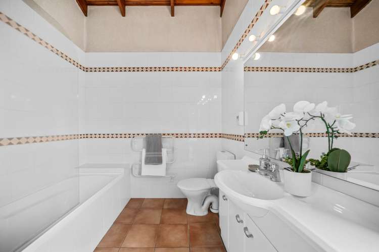 1/32 Montclair Rise Browns Bay_13