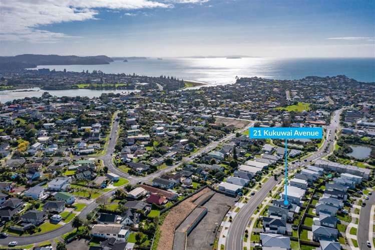 21 Kukuwai Avenue Red Beach_24