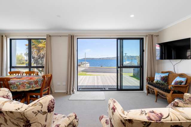 1/202 Lake Terrace Waipahihi_2