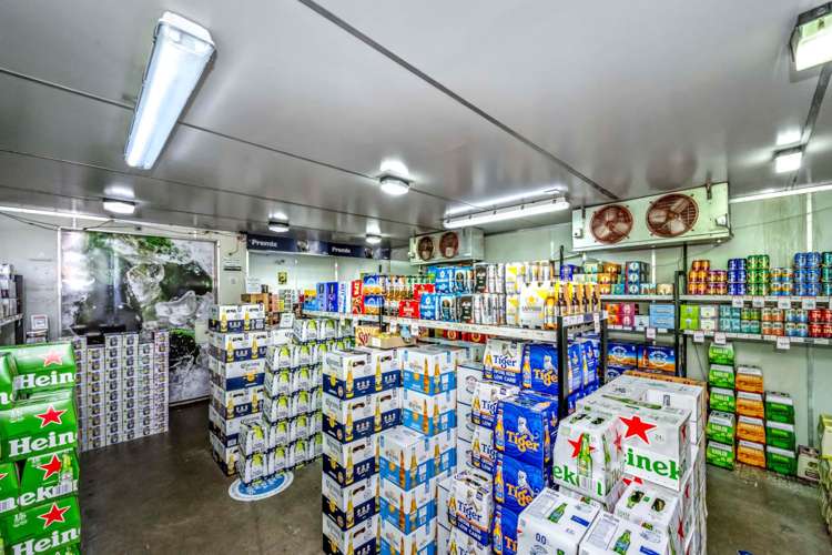 301 Main Road Huapai_18