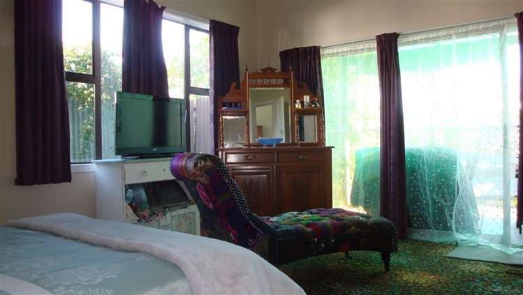 53 Raymond Street West End_7