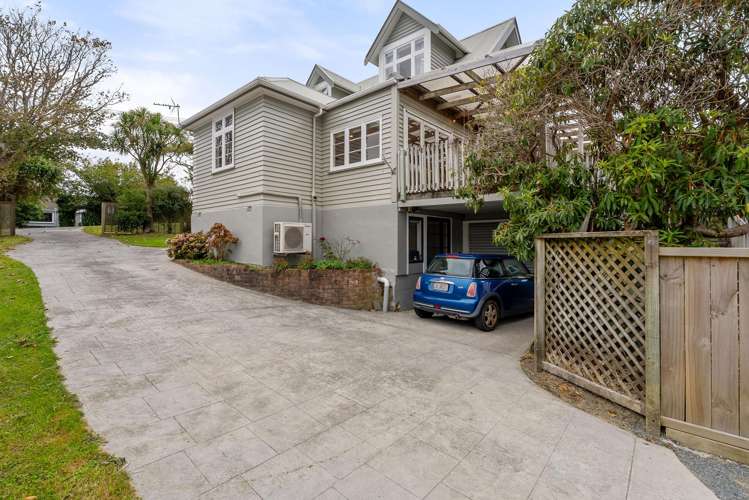 30 and 30A Ngatitoa Street Tawa_24