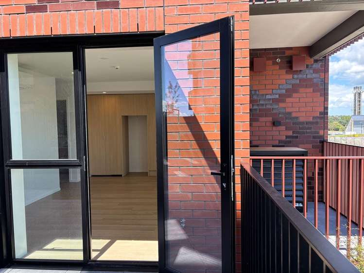 102/2B Te Ara Taurapa_0