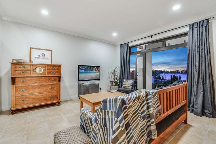 145 Lake Crescent Hamilton Lake_13