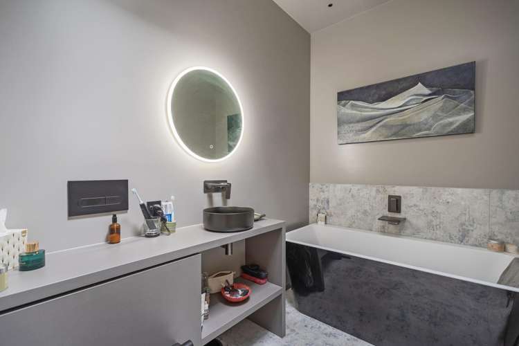 1116 - 1118 Colville Road Amodeo Bay_12
