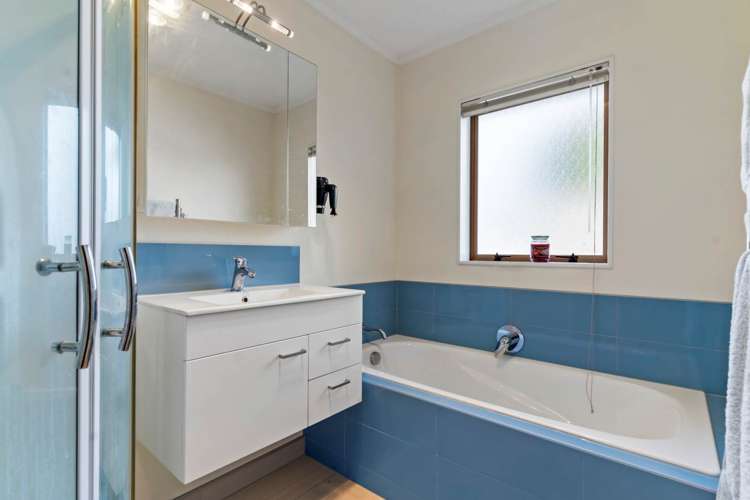 25h Youngs Road Papakura_8