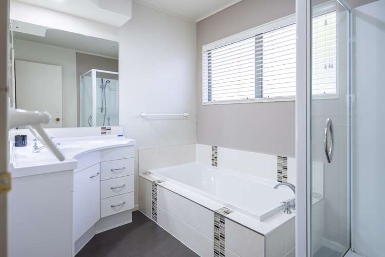 116 Amanda Avenue Dinsdale_11