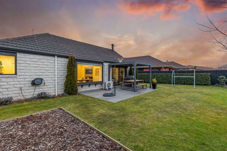 44 Karnak Crescent Russley_22