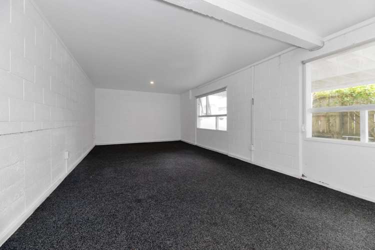 8 Hauraki Cres Pinehill_13