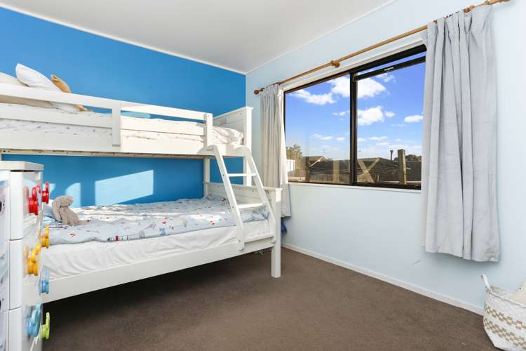 2/23 Gwenand Place Botany Downs_13