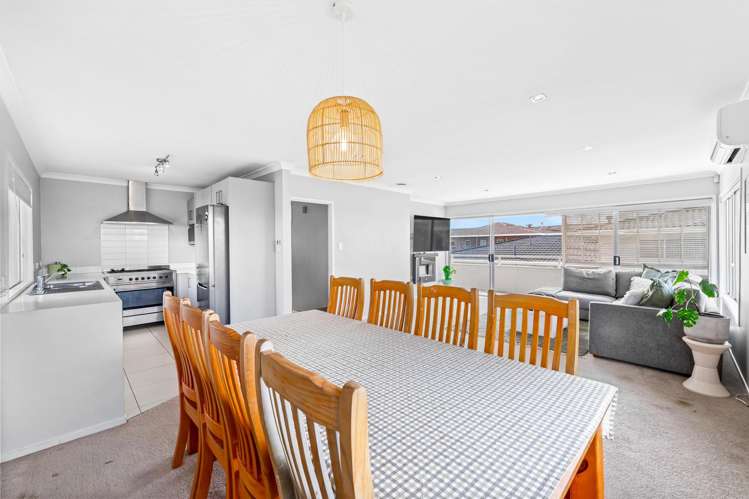 211 Royal Road Massey_11
