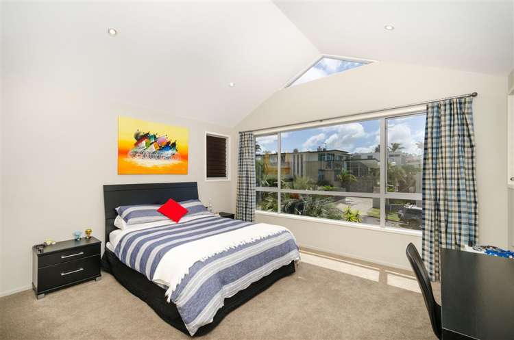 11 Courtneys West Harbour_23