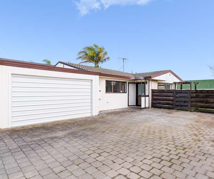 15b Meadowland Street Matua_1