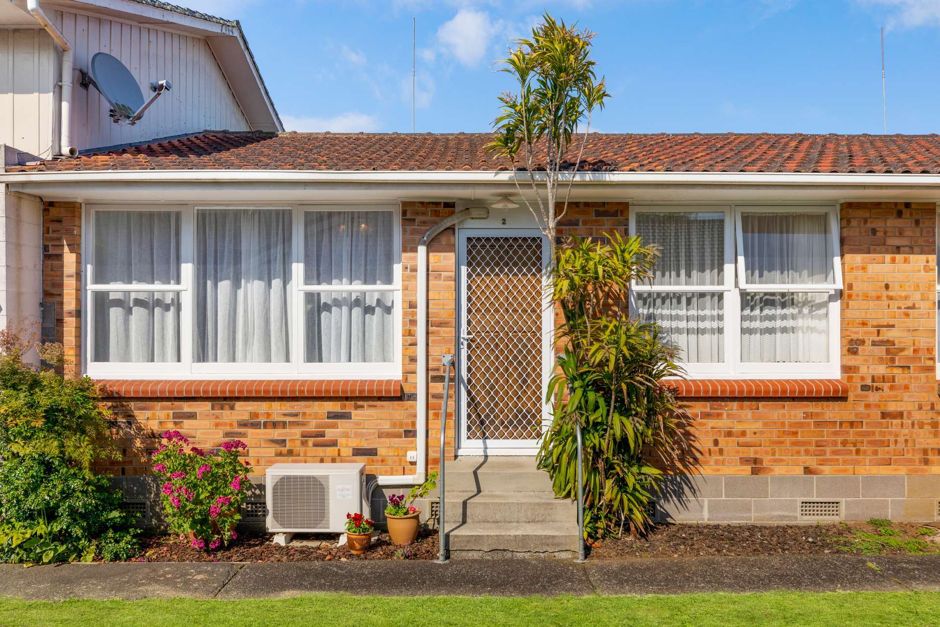 2/11 Preston Avenue Mount Albert_0