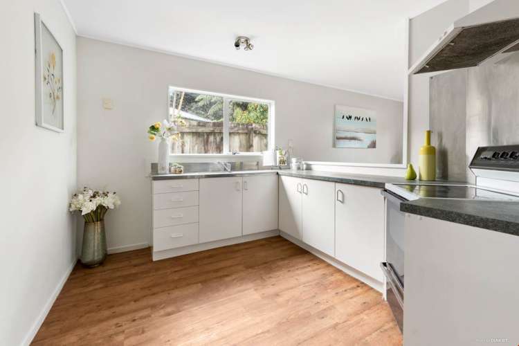 33 Lilburn Crescent Massey_4