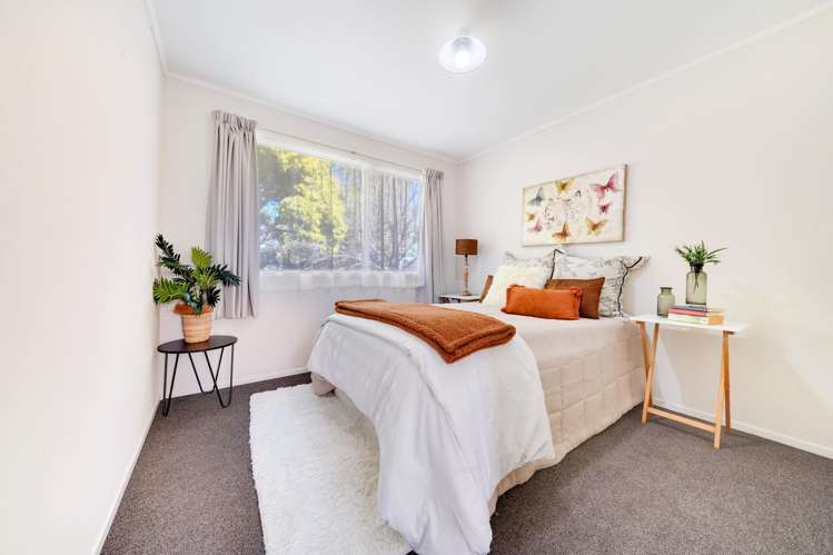 2 Lipton Grove Opaheke_10