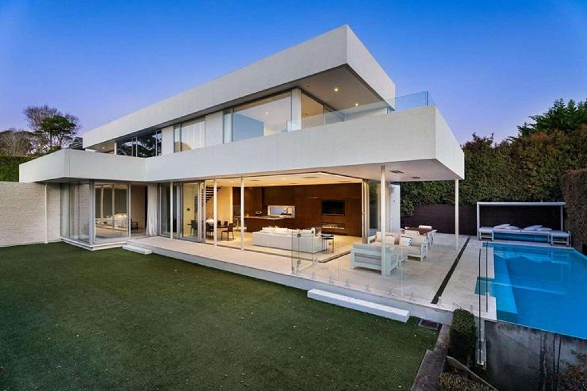 LA buyers fly in for Herne Bay as locals snap up sleek pad for over $9m