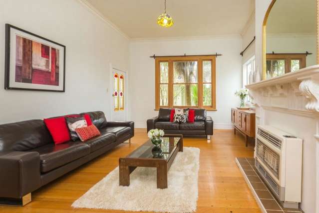 67 Old Lake Road Narrow Neck_2