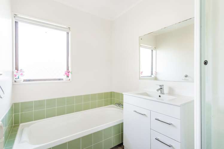 14 Delaware Grove Totara Park_12