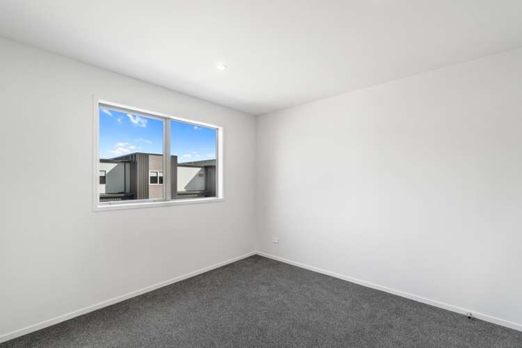  5 Selkirk Lane Hamilton Lake_7