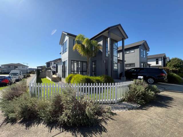 Experience Exceptional Living in Hobsonville!