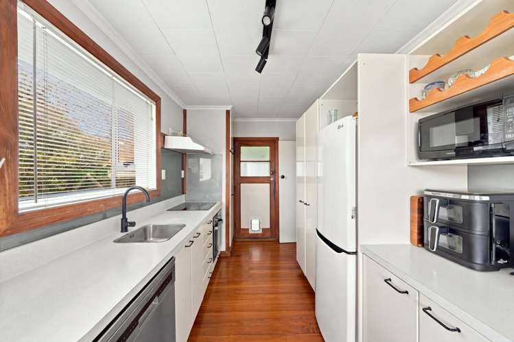 15 Avro Crescent_2