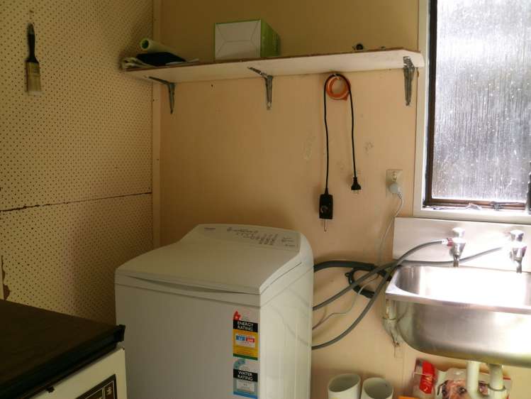 56 Salcombe Street Kaitangata_9