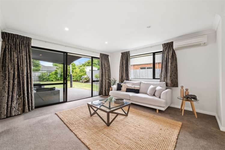 27 Riverwood Boulevard Redwood_6