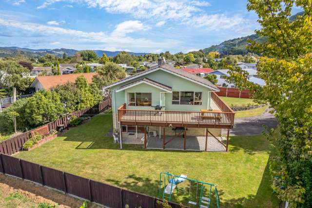 54a Larchmont Grove Totara Park_1