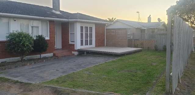 114 Links Avenue 11229_1