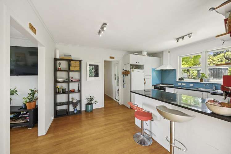 16 Mariana Place Glen Eden_5