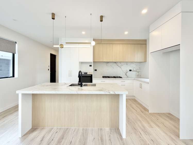 5 Spars Road_5