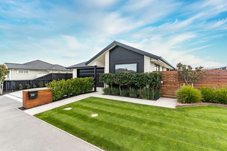 13 Bonecrusher Street Lincoln_23