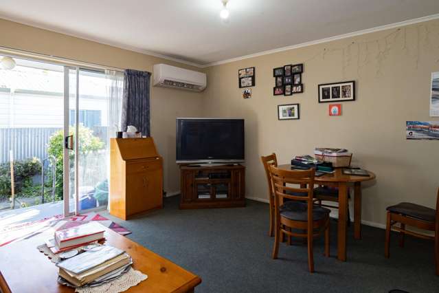 2/285 Moore Street Ashburton_3