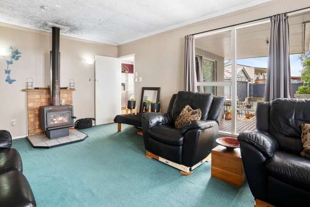 23 Farnborough Street Aranui_2