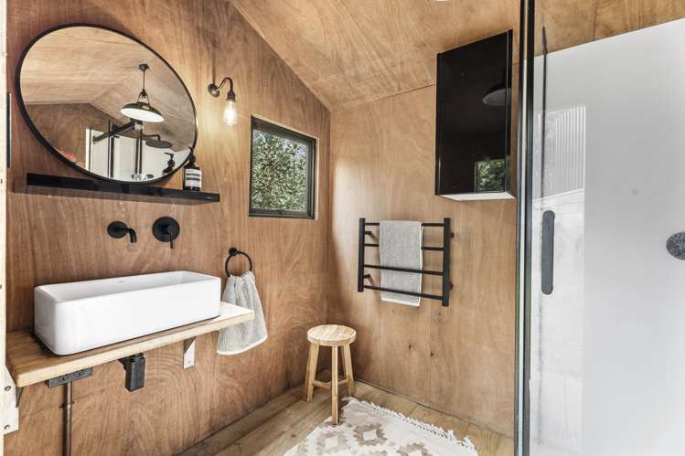 29 Calais Terrace Ostend_35