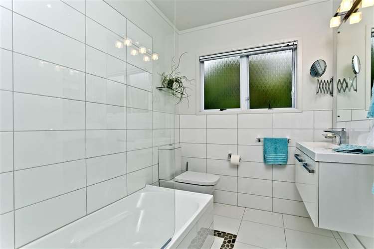 1/17 Commodore Parry Road Castor Bay_12